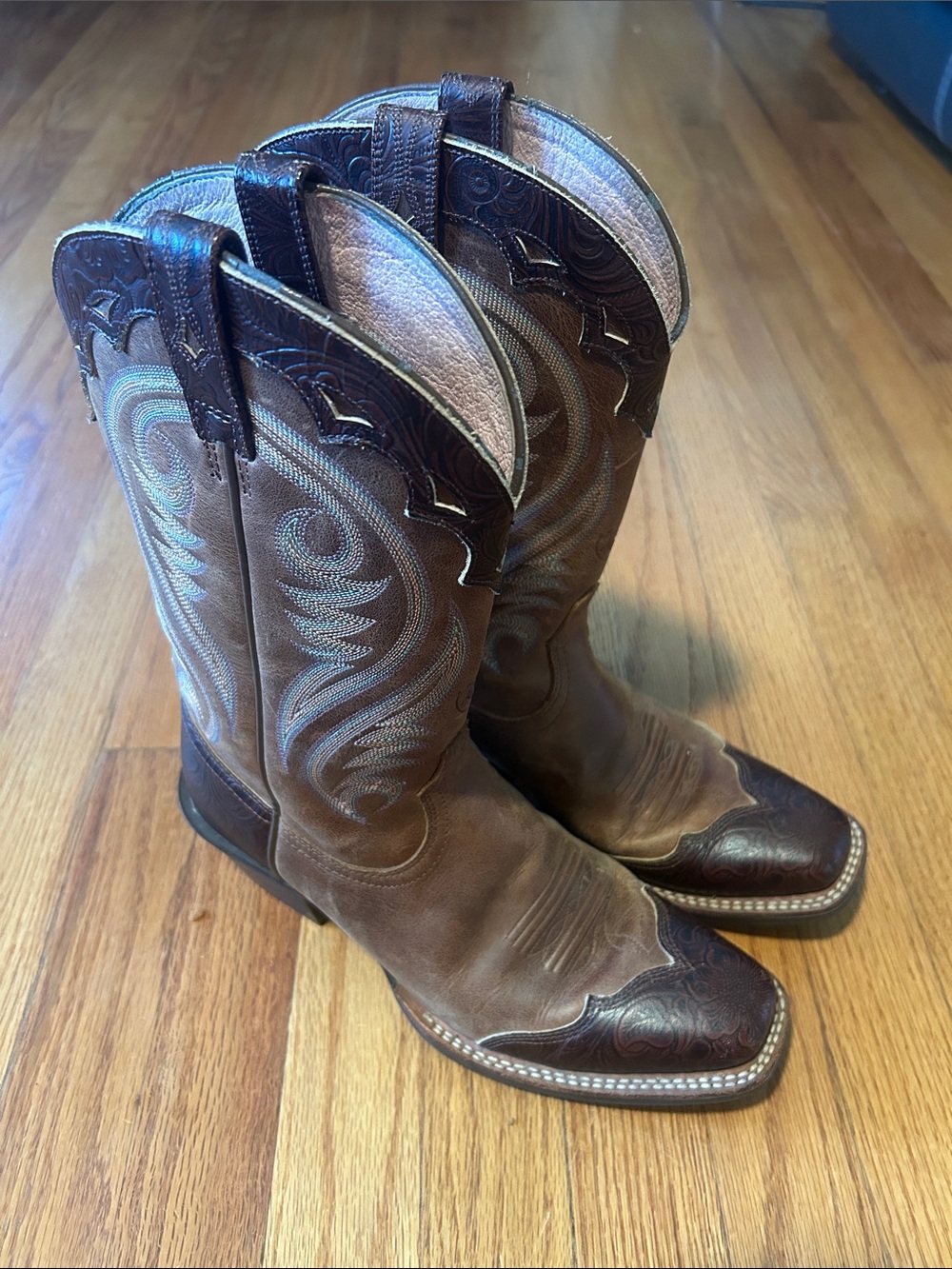 Ariat Women’s Western Cowboy Boots size 8